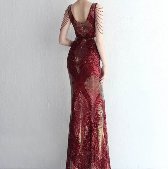 WIne Red, Floral, Sleeveless,  Round Back, V Neck,  Sequined Mermaid Gown - Picture 5 of 16